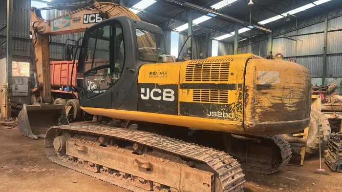 Escavadeira JCB 2010 11 mil horas 