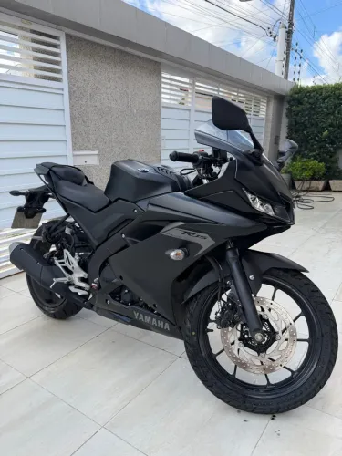 Yamaha R15 2026 preta