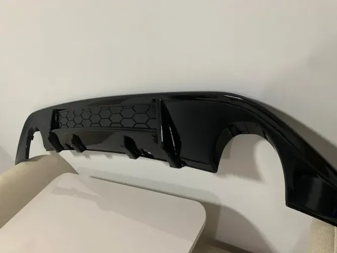 Spoiler Difusor Em Black Piano P/ Golf Mk7