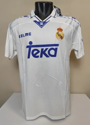 Camisa retro: Real Madrid