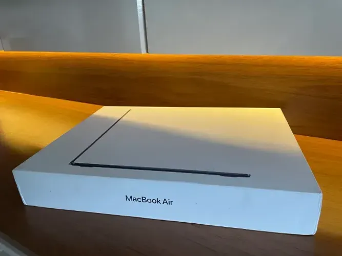 MacBook Air m5- 15 Polegadas- 16 Ram- 512 GB- MEIA NOITE NOVO NA CAIXA LACRADA