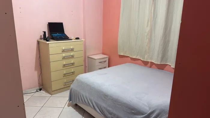 Alugo quarto em apto mobiliado