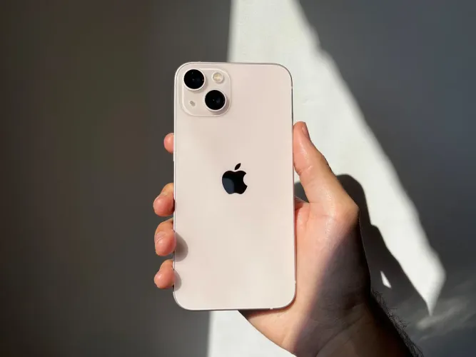 iPhone 13