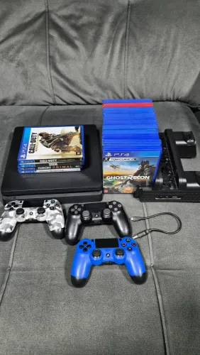 Vendo - PLAYSTATION 4 SLIM