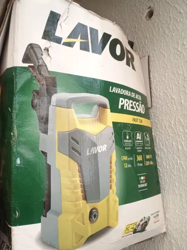 Aspirador de pó e máquina de lavar