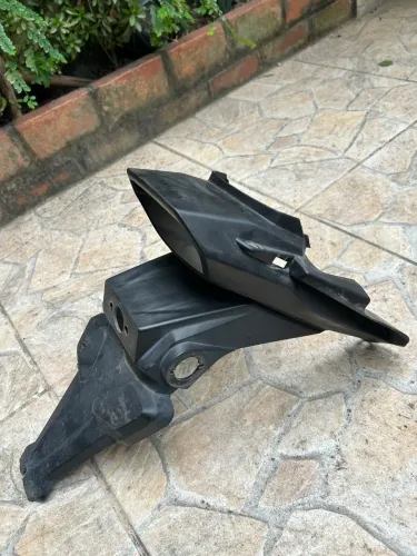 PARALAMA TRASEIRO TITAN 2025