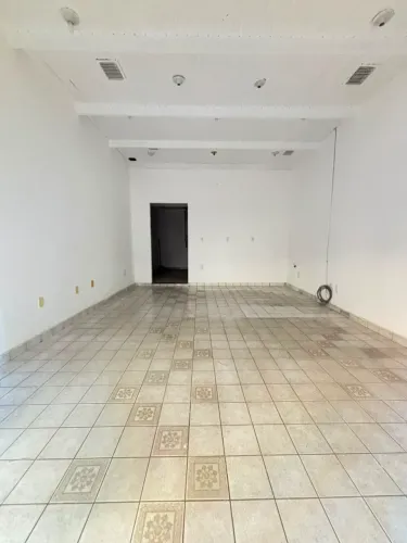 Loja para aluguel com 41 metros quadrados em Campos Elíseos - Resende - RJ