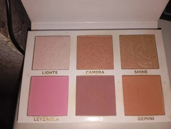 paleta blush iluminador e sombra kinia ontiveros importada usa