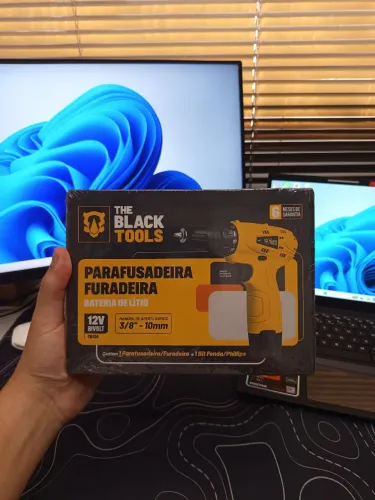 Parafusadeira e Furadeira 12V ( Nova, Lacrada )