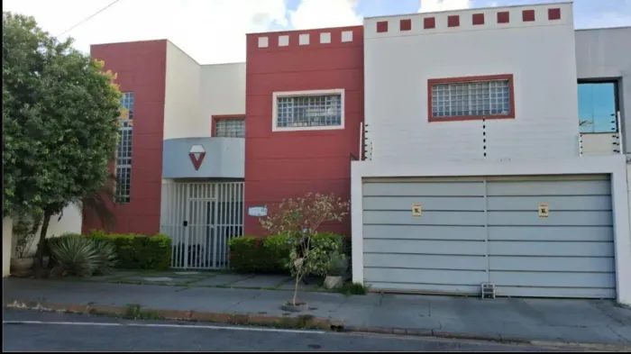 Imóvel para venda possui 231 metros quadrados com 4 quartos em Baú - Cuiabá - MT