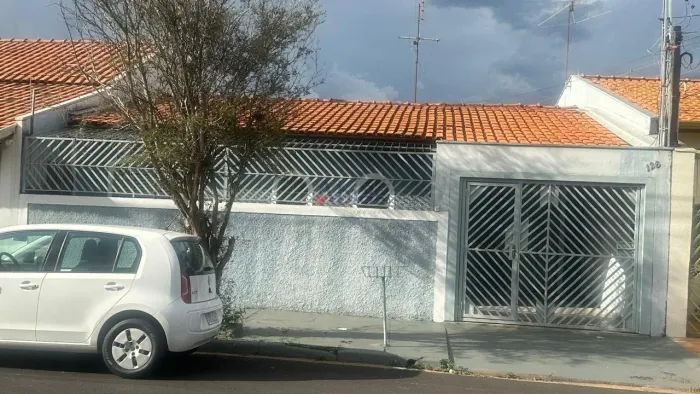 Casa à Venda em Vila Brasília, São Carlos: 3 Dorms, 131m², R$295mil