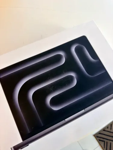 MacBook Pro m5 16 ram 1 tb space black 