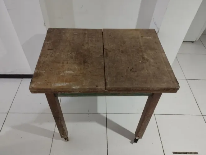 Mesa auxiliar para churrasco 