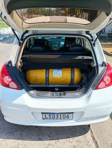 Nissan Tiida SL 1.8/1.8 Flex 16V Mec. 2012