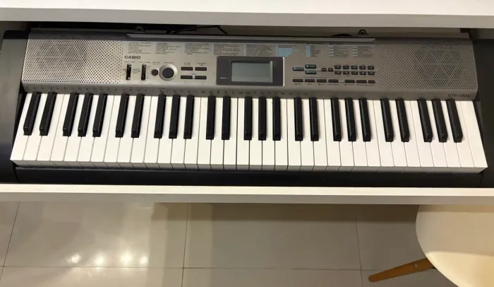 Vendo teclado Casio CTK-1300