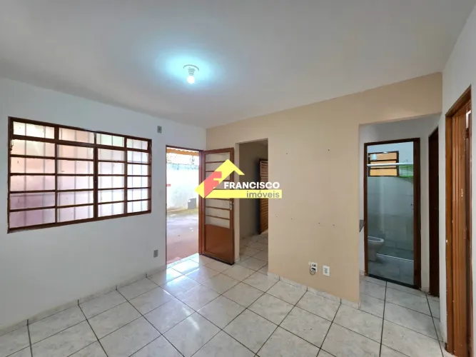 Casa à venda, 2 quartos, 2 vagas, Vila das Roseiras - Divinópolis/MG