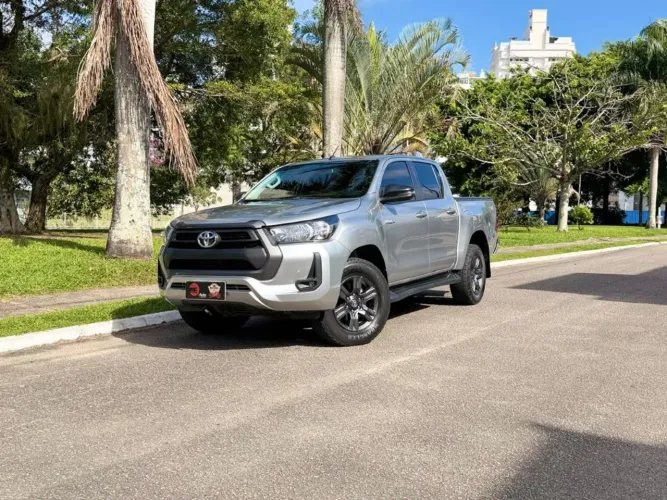 Toyota Hilux CD SR 4X4 2.8 TDI Diesel Aut. 2024