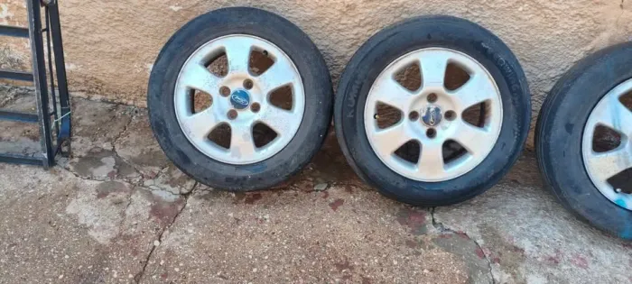 VENDO/TROCO JOGO DE RODA DE LIGA LEVE 15 4 X 108/ 4 PNEUS MEIA VIDA (PEGO APENAS ELETRONIC