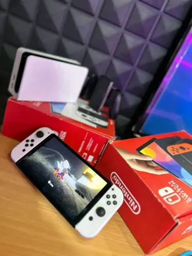 Nintendo Switch OLED c/ Garantia Desbloq.