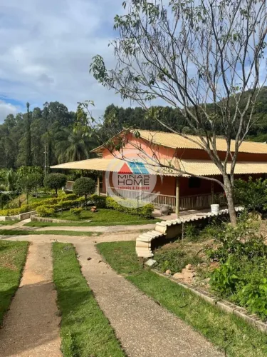 Lindo sítio de 2 hectares, 3 km da cidade de Nova União