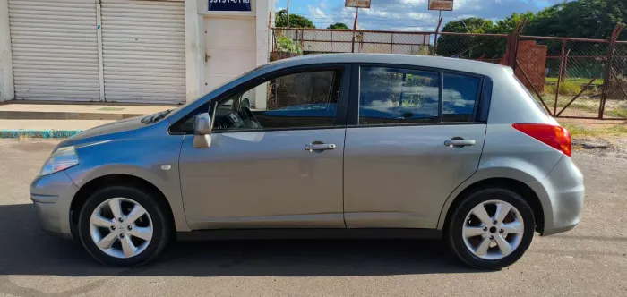 Nissan Tiida S 1.8/1.8 Flex 16V Mec. 2013