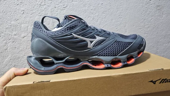 Tênis mizuno