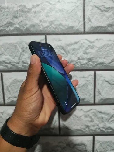 Iphone 15 normal, 128gb, face id ok, tela possui uma pequena mancha, entrego