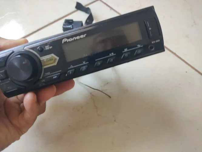 Toca Usb auxiliar Pioneer modelo MVH 98ub