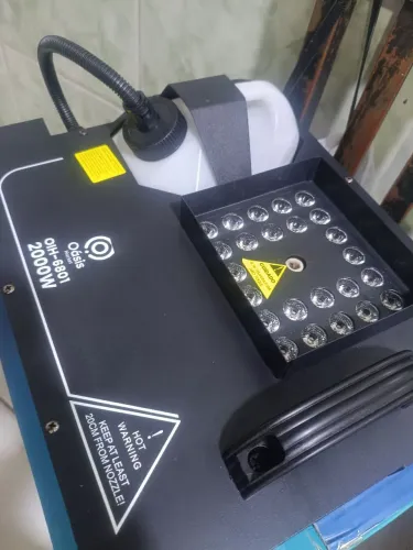 Máquina de fumaça vertical 2000 wats nova 