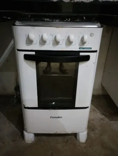 Vendo fogão 4 bocas,200 reais