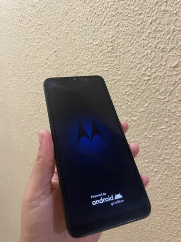 Celular Moto E13