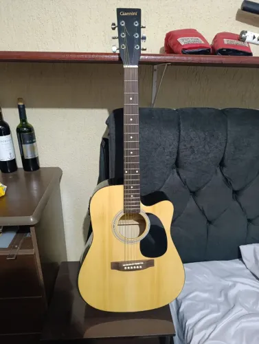 Violão Gianinni elétrico 