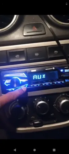 Aparelho multimídia, BT, Aux Rádio FM, USB 