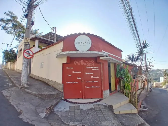 Casa Comercial com 3 quartos para Locação no bairro São Pedro em Juiz de Fora, MG