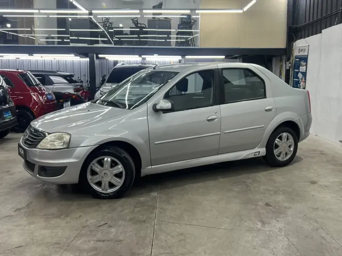Renault Logan Expression Flex 1.6 16V 4P 2011
