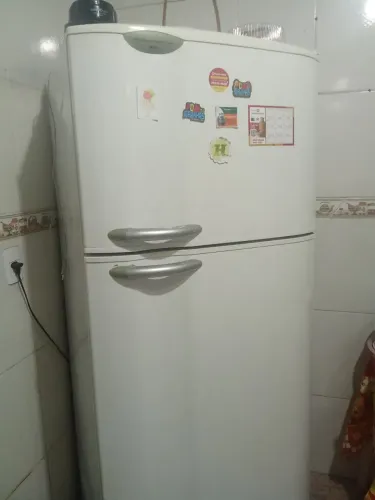 Vendo geladeira Eletrolux