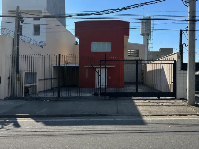 Galpão Comercial para Locação na Vila Suíssa | 360m², Escritório, Mezanino e Excelente Loc