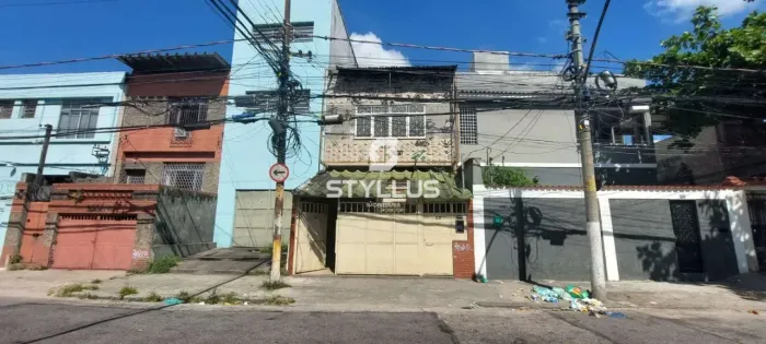 Duplex Residencial/Comercial em Rocha - Ampla Área de 597m²! PA01X