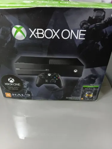Vendo X Box One, leia...