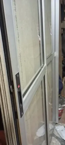 Vendo porta de correr 210 cm de altura 110 de largura $500 reais