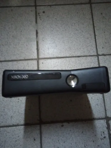 Xbox 360 slim preto usado destravado (LTU +RGH 3.0)