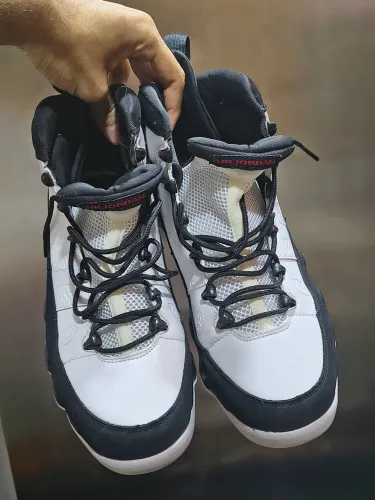 Air Jordan 9 retrô