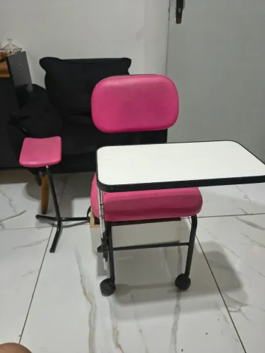 Cadeira para manicure e pedicure + apoio de perna