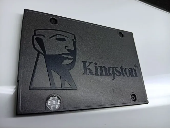 Ssd sata 240 gb kingston perfeito estado com windows 11