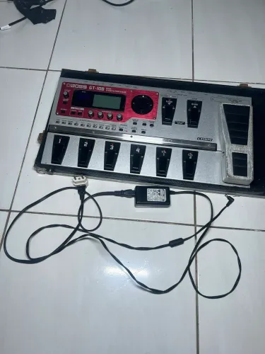 Pedaleira Boss GT10B