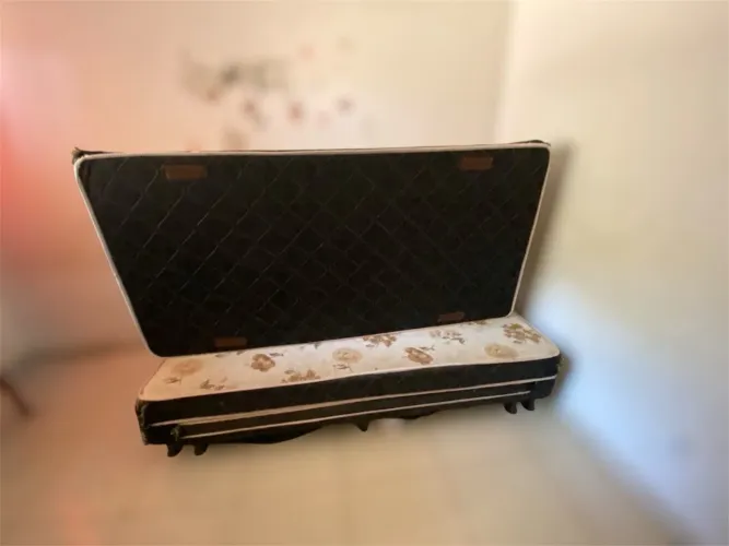 Cama Box Solteiro com Cama Auxiliar e Rodinhas - R$ 450