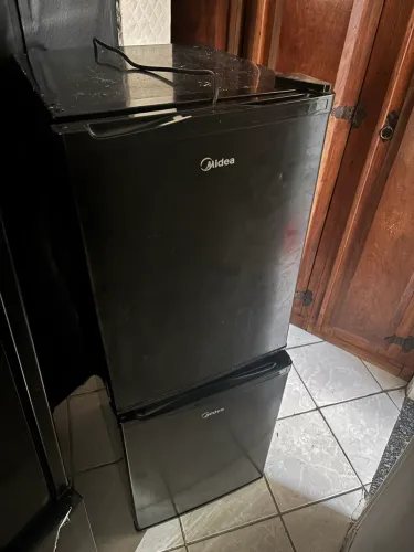 Frigobar Preto Midea