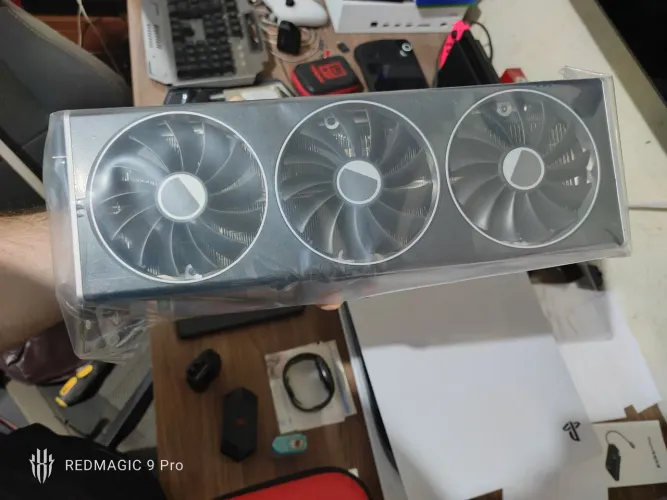 RX 7900 XT 20GB DDR6 (zerada na garantia)