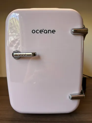 Geladeira para cosméticos / Skincare fridge / Beauty cooler