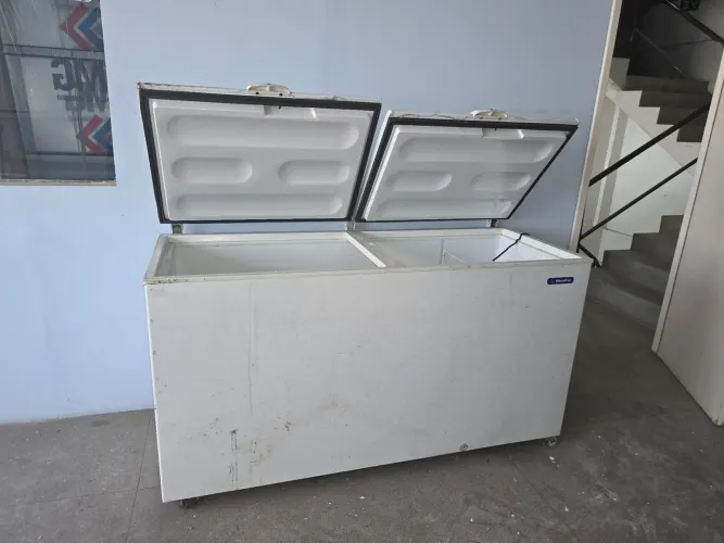 Frezer horizontal grande